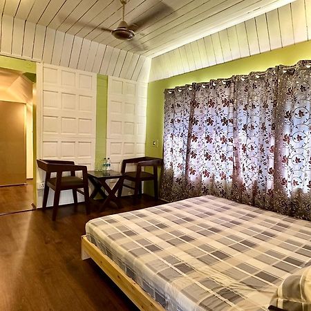 The Chinar Retreat Hut Hotell Srīnagar Eksteriør bilde