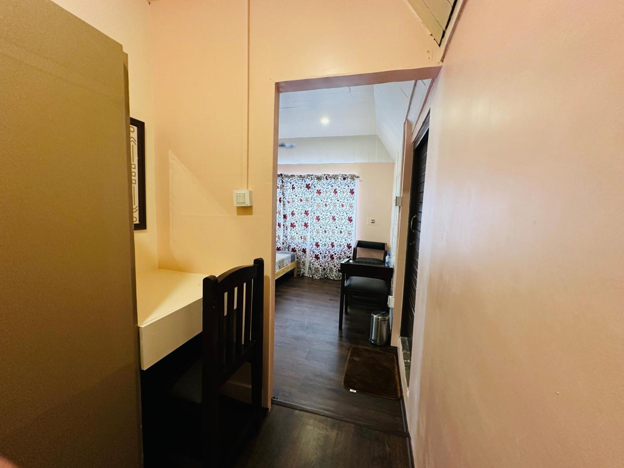 The Chinar Retreat Hut Hotell Srīnagar Rom bilde